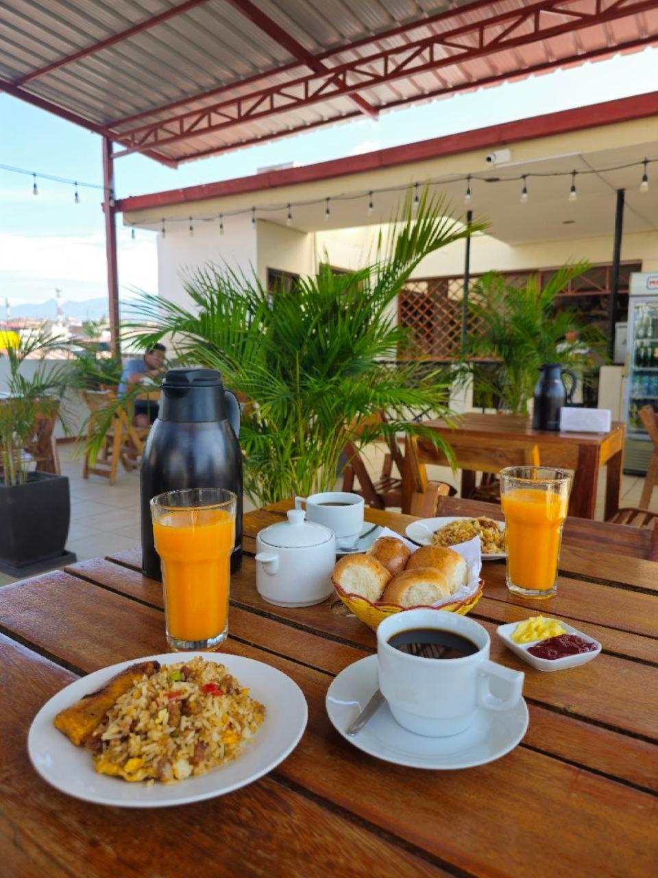 Hotel Residencial Brest Amazon Tarapoto Esterno foto